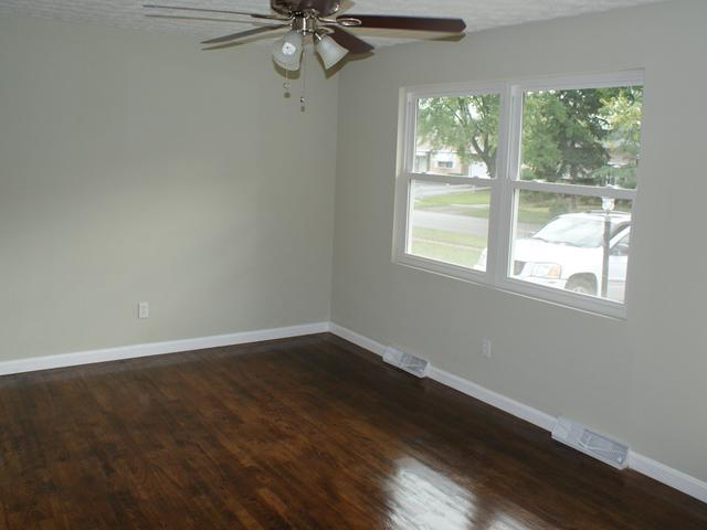 6487 Karl Road Columbus, OH 43229 - Photo 4 of 9 Gallery Image 4