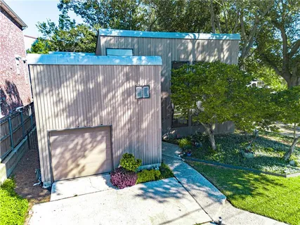 $675,000 | 3929 Edenborn Avenue, Metairie, LA 70002