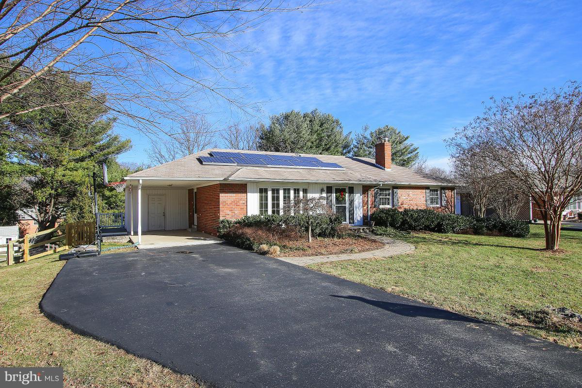 18719 Bloomfield Road Olney, MD 20832 - Photo 2 of 30 Exterior (Front)