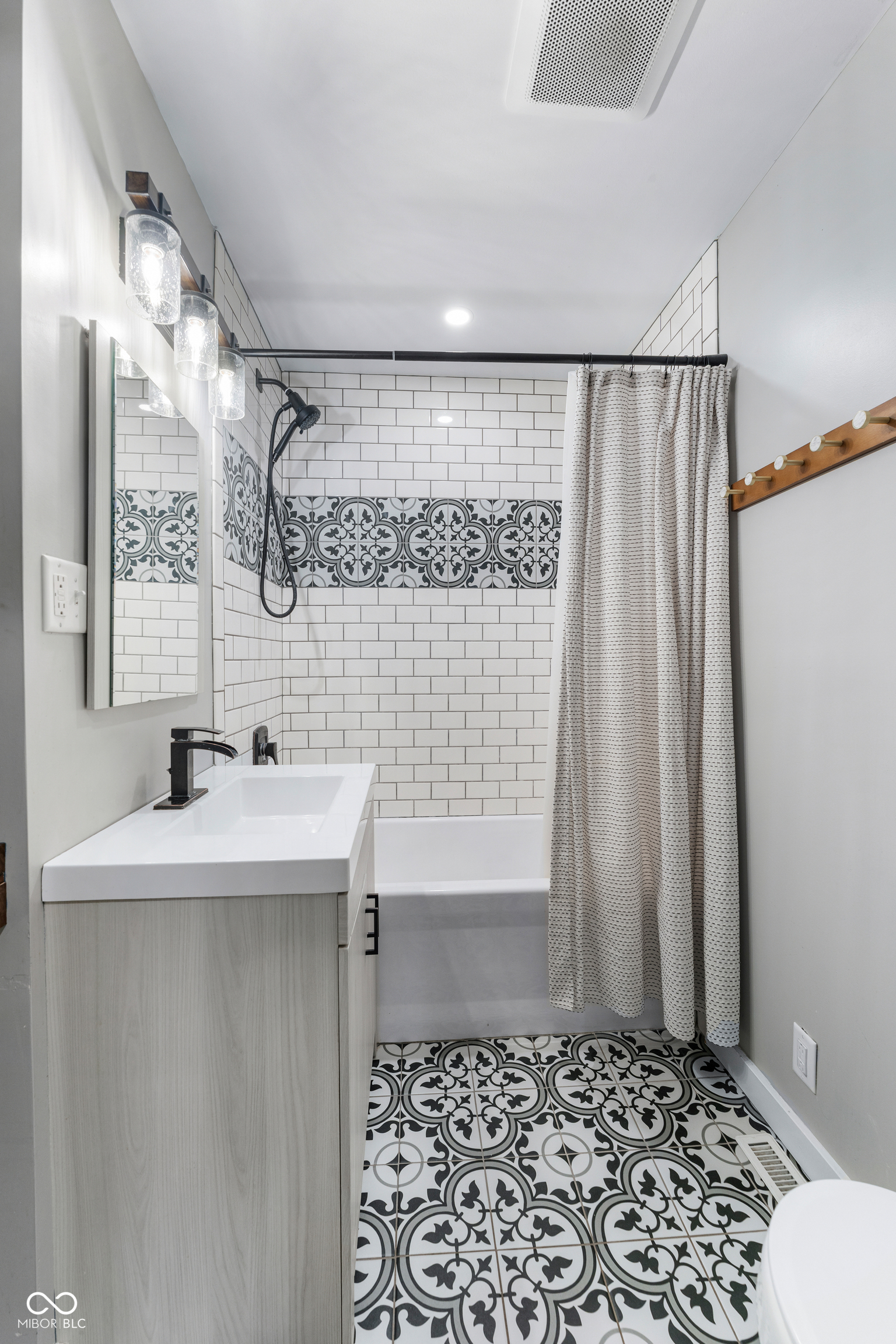 1874 West Northgate Drive Columbus, IN 47201 - Photo 41 of 63