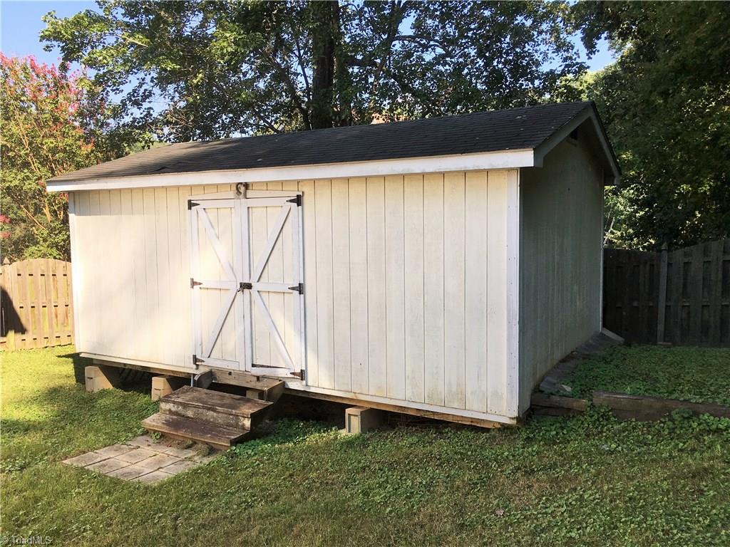 5905 High View Road Greensboro, NC 27410 - Photo 18 of 22 Storage,workshop, whatever you decide in this wired building.