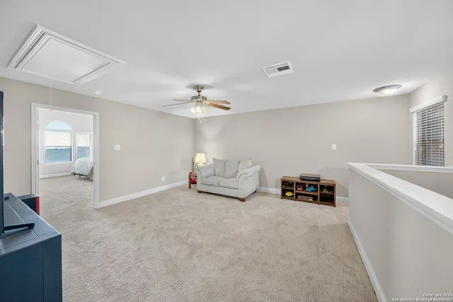 a view of livingroom with furniture