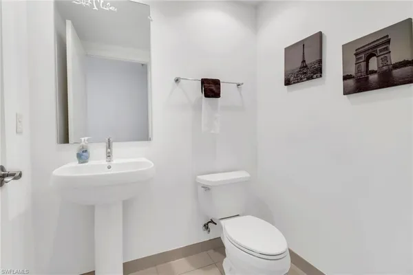 $2,995 | 3000 Oasis Grand Boulevard, Unit 2004, Fort Myers, FL 33916