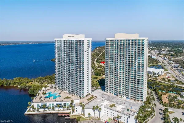 $2,995 | 3000 Oasis Grand Boulevard, Unit 2004, Fort Myers, FL 33916