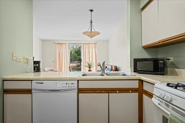 $282,500 | 425 Mill Street, Batavia, IL 60510