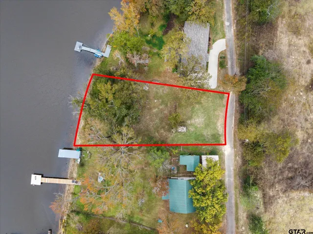 a view of a bird bath room