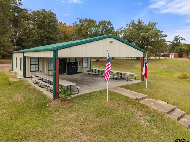 a view of outdoor space