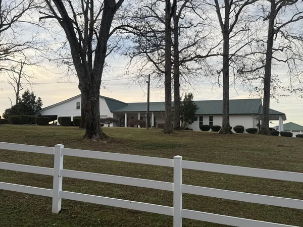 321 Bellview Road, Waverly, TN 37185