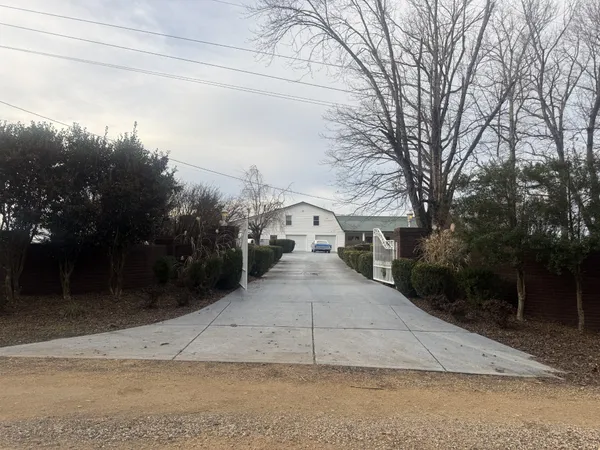 321 Bellview Road, Waverly, TN 37185