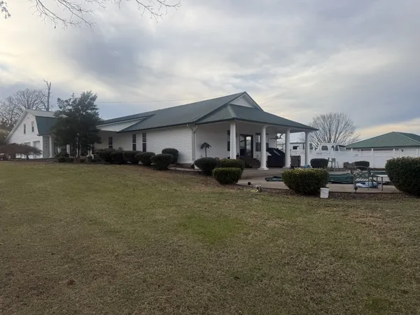 321 Bellview Road, Waverly, TN 37185