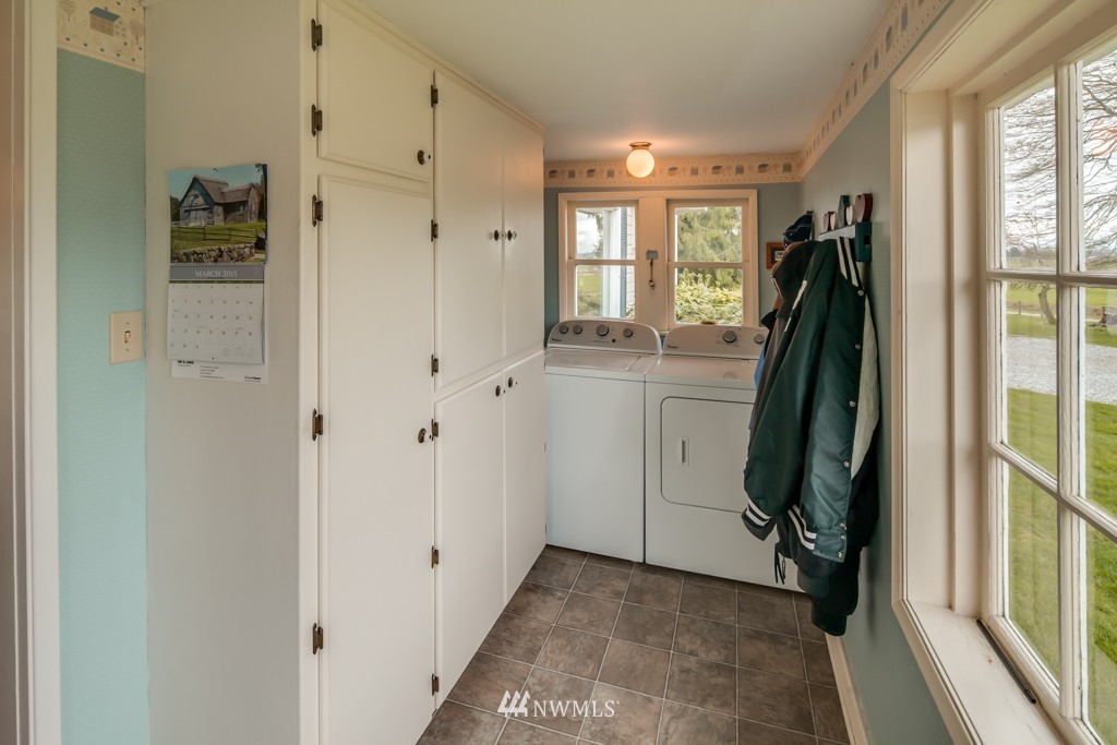 7570 Hannegan Road Lynden, WA 98264 - Photo 15 of 21 Gallery Image 15