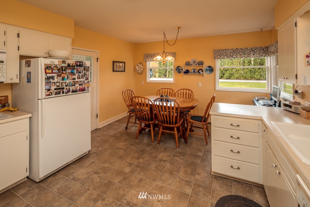 7570 Hannegan Road Lynden, WA 98264 - Photo 9 of 21 Gallery Image 9