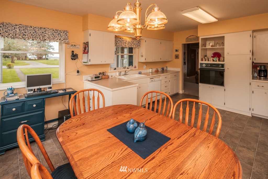7570 Hannegan Road Lynden, WA 98264 - Photo 10 of 21 Gallery Image 10