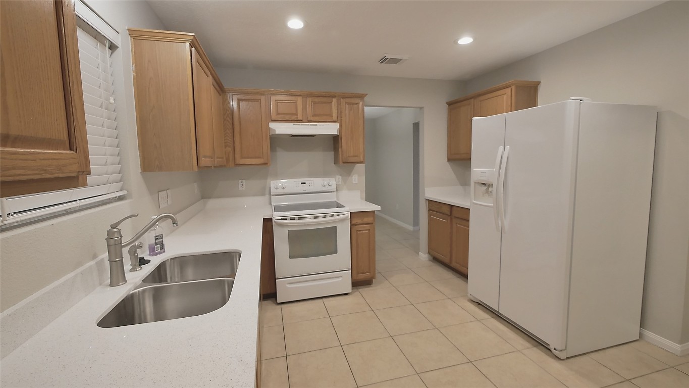 1335 Hidden Canyon Road Katy, TX 77450 - Photo 11 of 24 View of the Kitchen