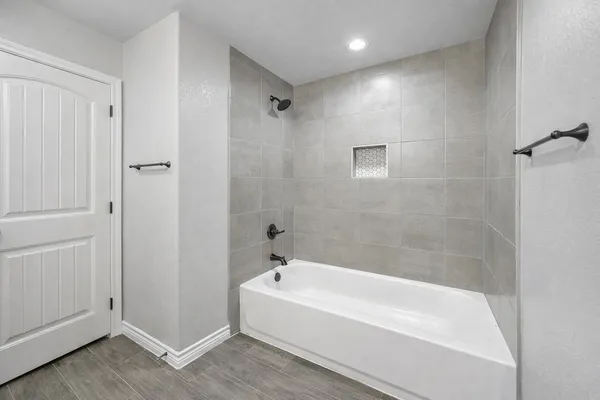 $2,150 | 228 St Charles Drive, Springtown, TX 76082