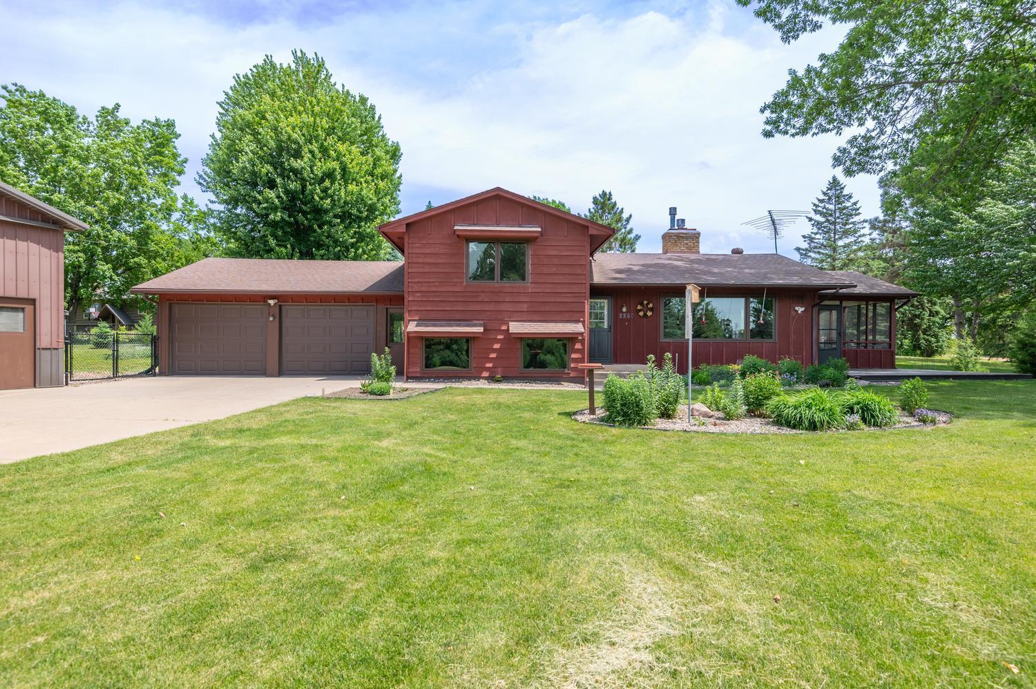 2260 Old Post Road Independence, MN 55359 - Photo 2 of 31 Gallery Image 2