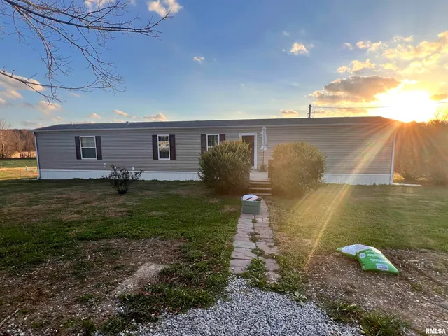 $164,900 | 860 North Lick Creek Road, Buncombe, IL 62912