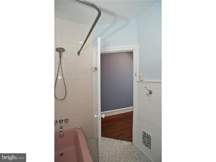 207 Rochelle Avenue Philadelphia, PA 19128 - Photo 17 of 25 Gallery Image 17