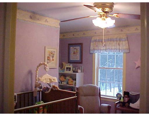 44 Fairview Park Road Sturbridge, MA 01566 - Photo 3 of 7 a living room with furniture