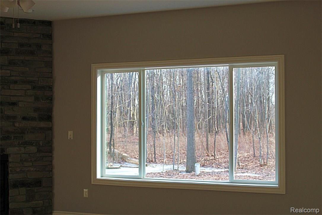 2672 East Maple Road Milford, MI 48381 - Photo 9 of 26 7.jpg