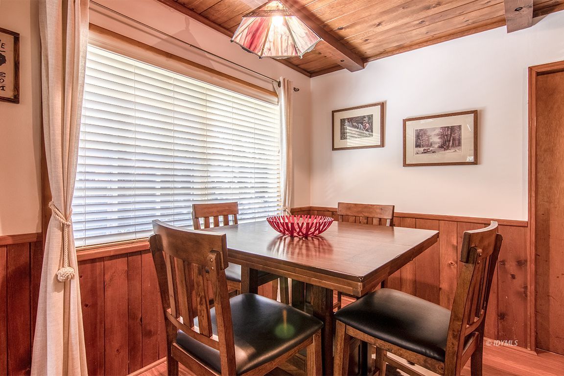 54440 Valley-View Idyllwild, CA 92549 - Photo 16 of 53 a view of a livingroom with furniture and window
