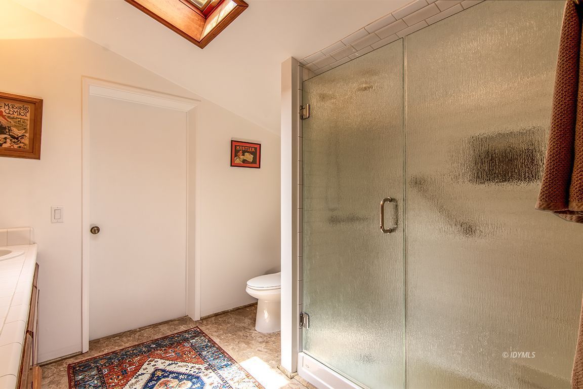 54440 Valley-View Idyllwild, CA 92549 - Photo 36 of 53 a bathroom with a shower