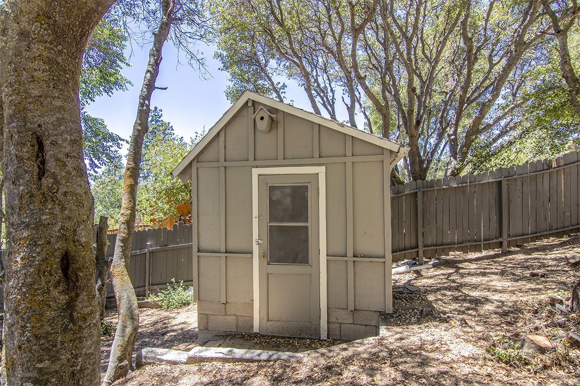 54440 Valley-View Idyllwild, CA 92549 - Photo 48 of 53 a view of a backyard