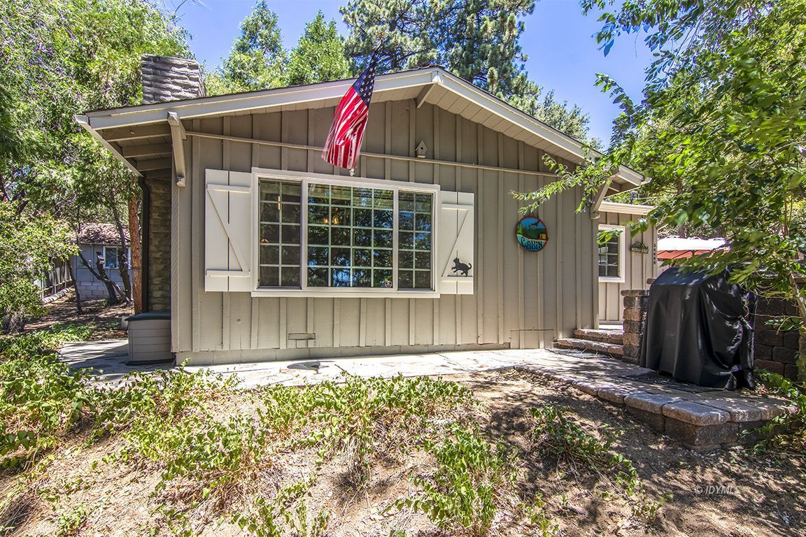 54440 Valley-View Idyllwild, CA 92549 - Photo 51 of 53 a view of house with backyard