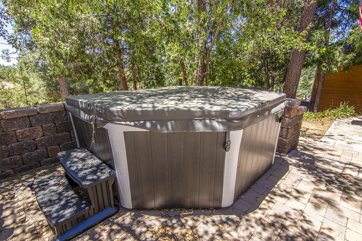 54440 Valley-View Idyllwild, CA 92549 - Photo 6 of 53 a view of a backyard with seating area