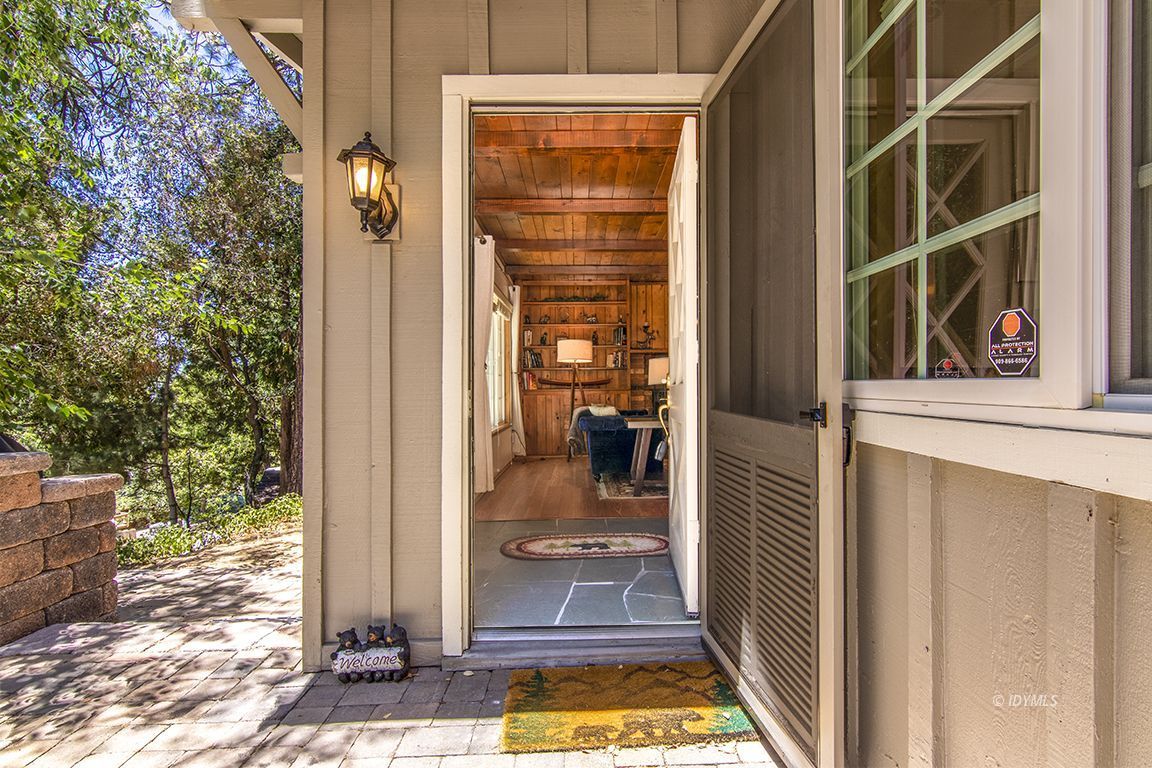 54440 Valley-View Idyllwild, CA 92549 - Photo 8 of 53 a view of a balcony door