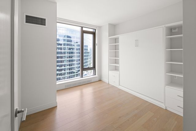 $1,600,000 | 135 Seaport Boulevard, Unit 1903, Boston, MA 02210