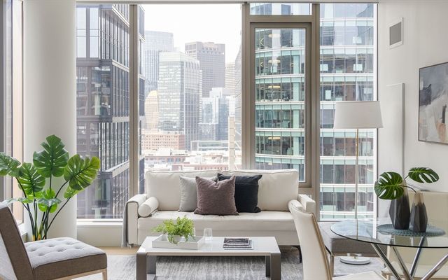 $1,600,000 | 135 Seaport Boulevard, Unit 1903, Boston, MA 02210