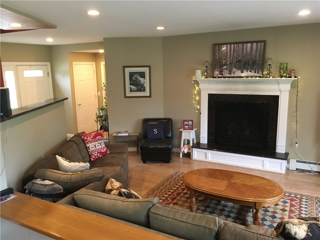 435 Turner Road Middletown, RI 02842 - Photo 6 of 22