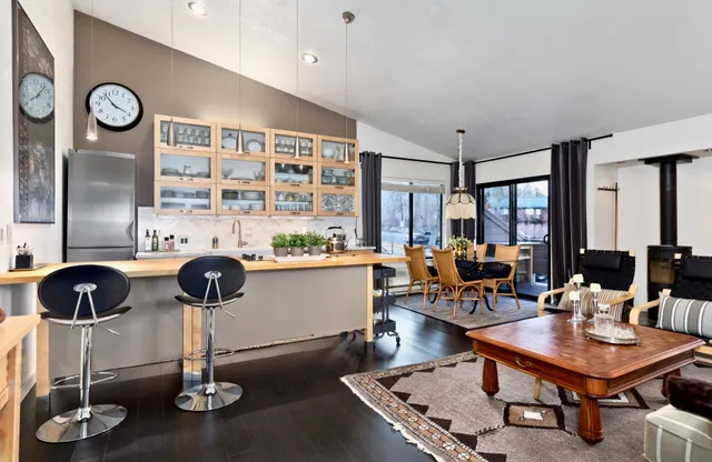 $589,000 | 48 Aspen Terrace, Unit 4, Crowley Lake, CA 93546