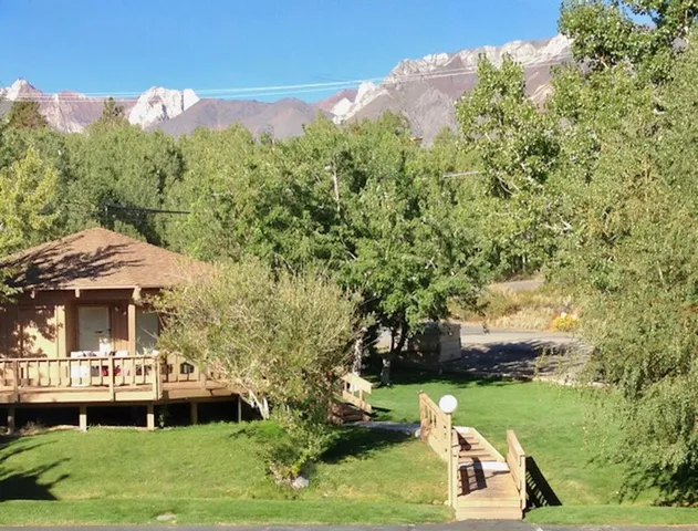 $589,000 | 48 Aspen Terrace, Unit 4, Crowley Lake, CA 93546