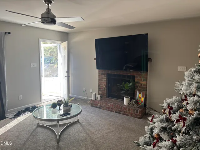 $1,625 | 2922 B Glenridge Drive, Raleigh, NC 27604