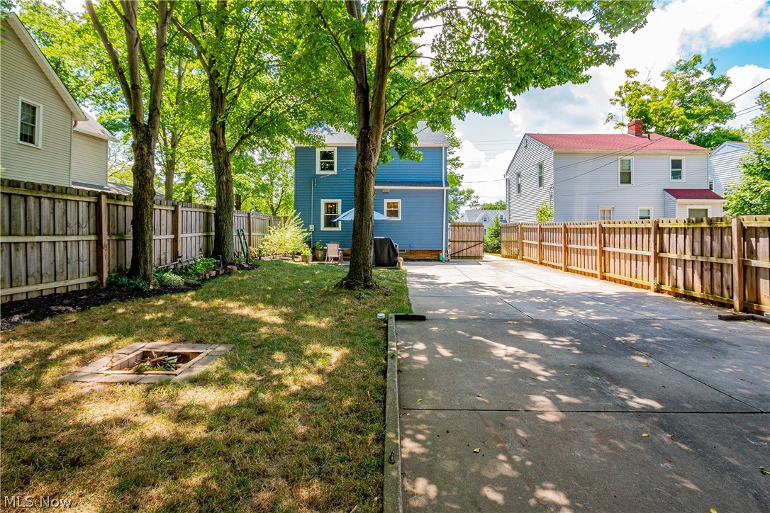 9630 Snow Road Cleveland, OH 44130 - Photo 30 of 31 View of yard with a patio