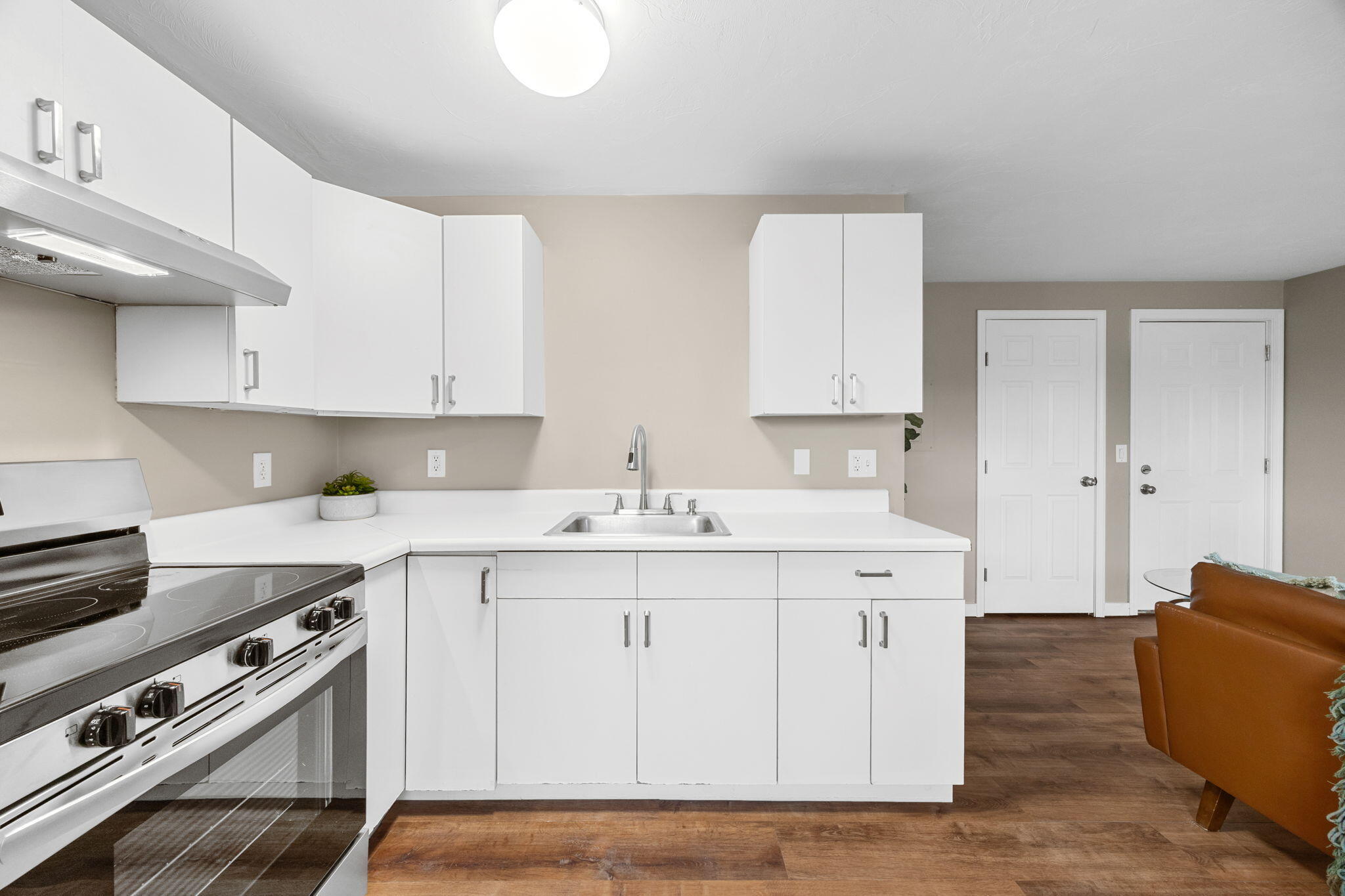 425 Main Street, Unit D Chatham, MA 02633 - Photo 14 of 25 33-web-or-mls-425-main-st