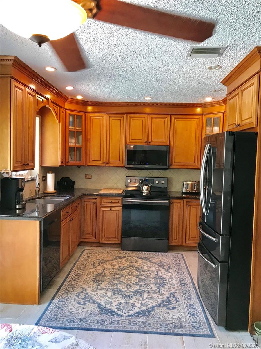 Kendall Green Pompano Beach, FL 33064 - Photo 11 of 18