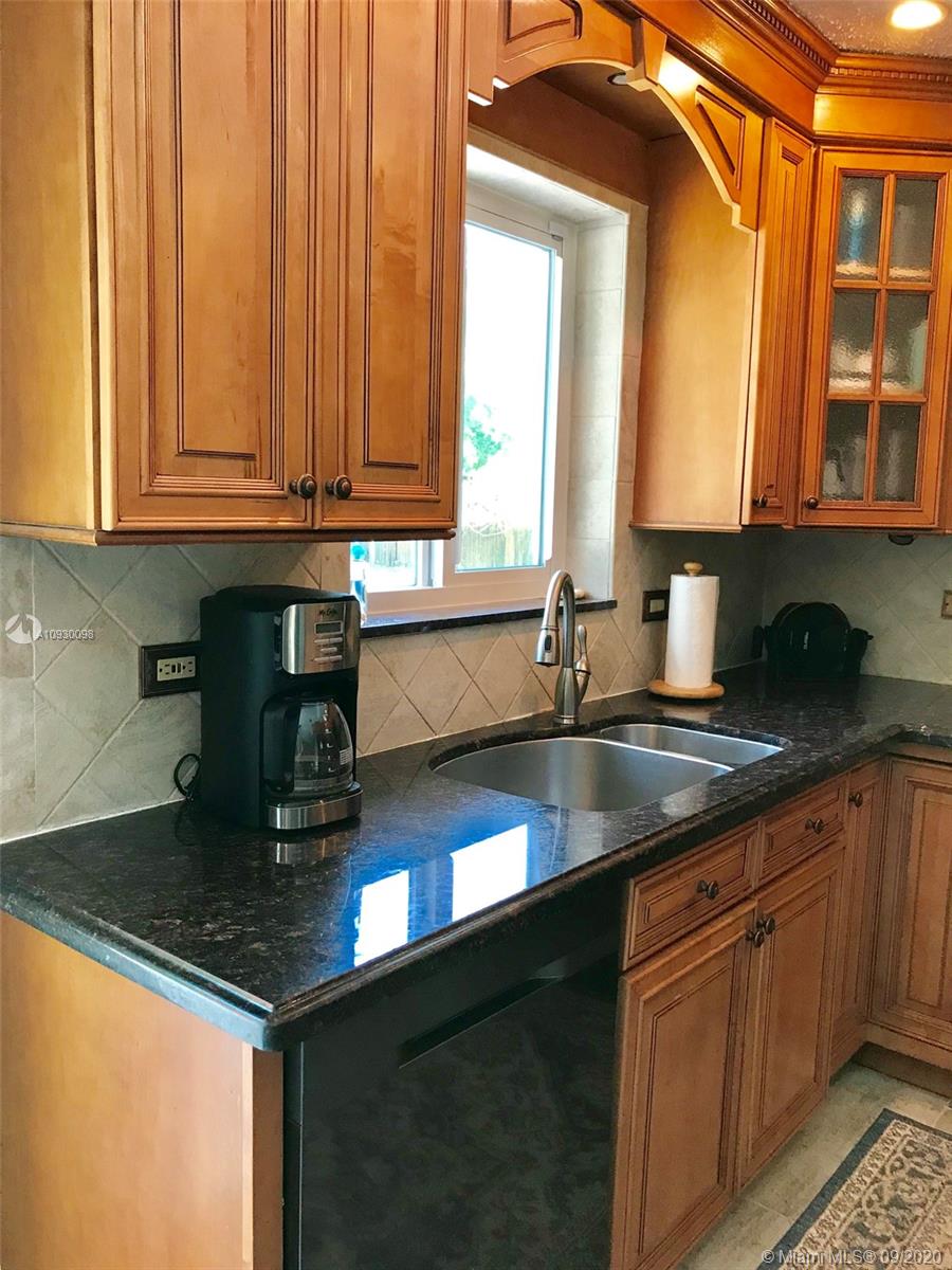 Kendall Green Pompano Beach, FL 33064 - Photo 12 of 18