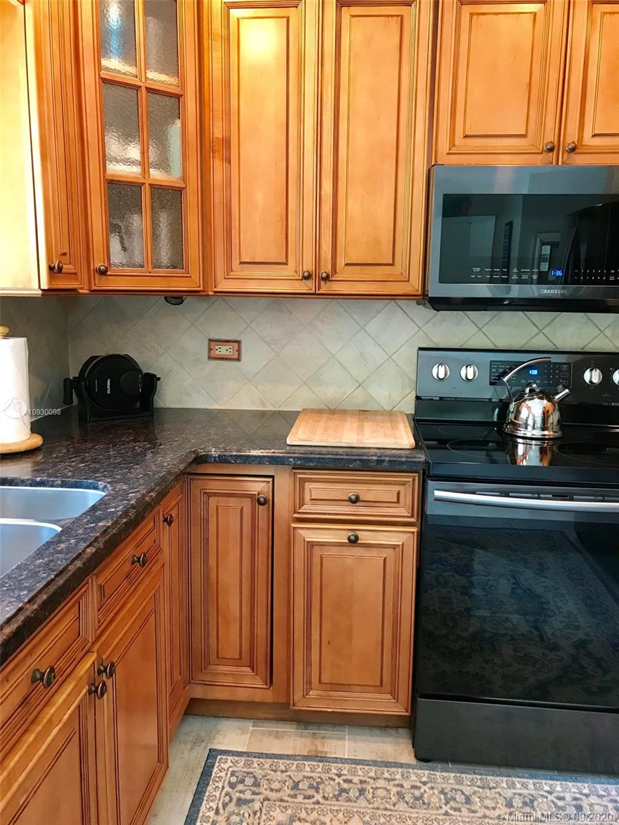 Kendall Green Pompano Beach, FL 33064 - Photo 13 of 18