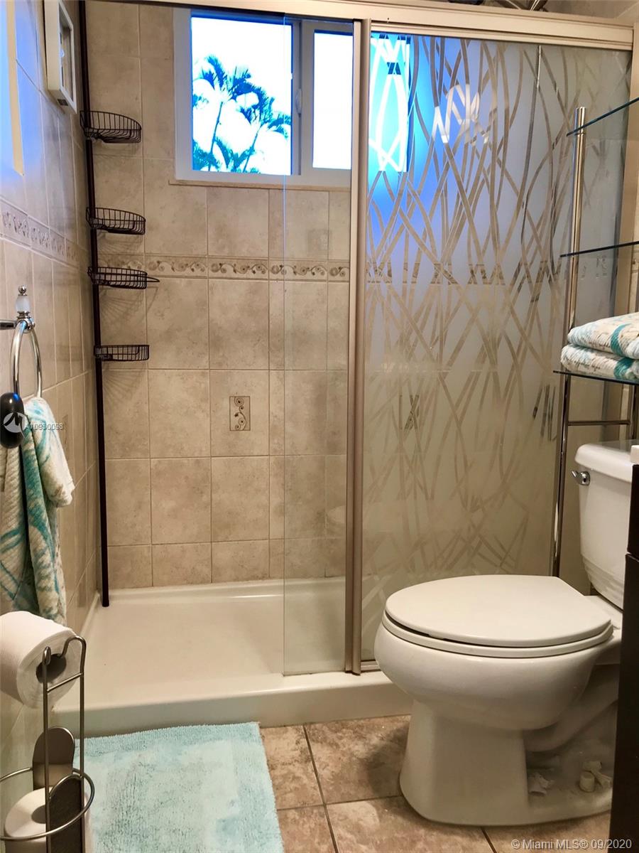 Kendall Green Pompano Beach, FL 33064 - Photo 8 of 18