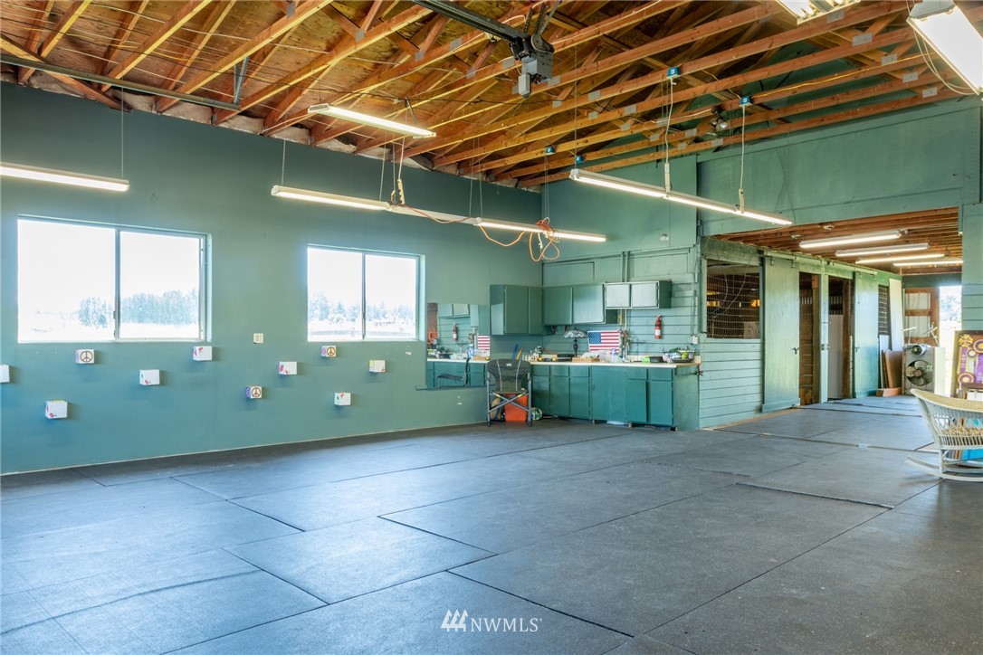 1475 East Smith Road Bellingham, WA 98226 - Photo 22 of 27 a view of a garage