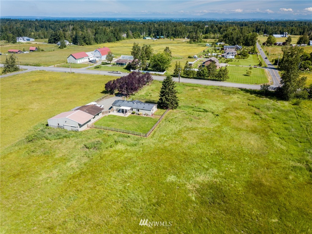 1475 East Smith Road Bellingham, WA 98226 - Photo 8 of 27 a view of a lake with a houses