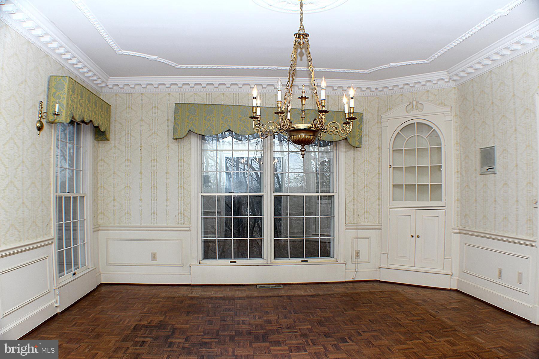 10900 Tara Road Rockville, MD 20854 - Photo 11 of 25 Dining Room