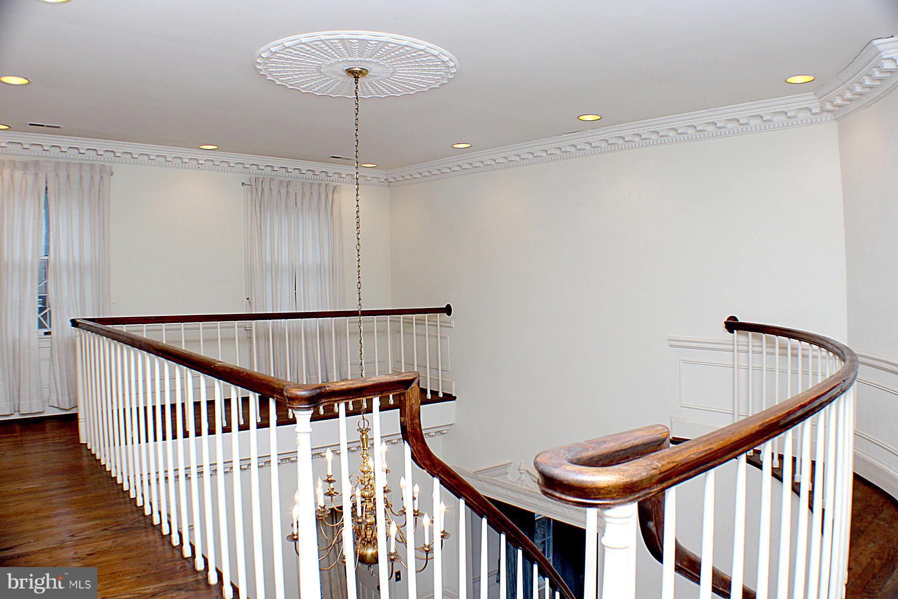 10900 Tara Road Rockville, MD 20854 - Photo 15 of 25 Upper Hallway