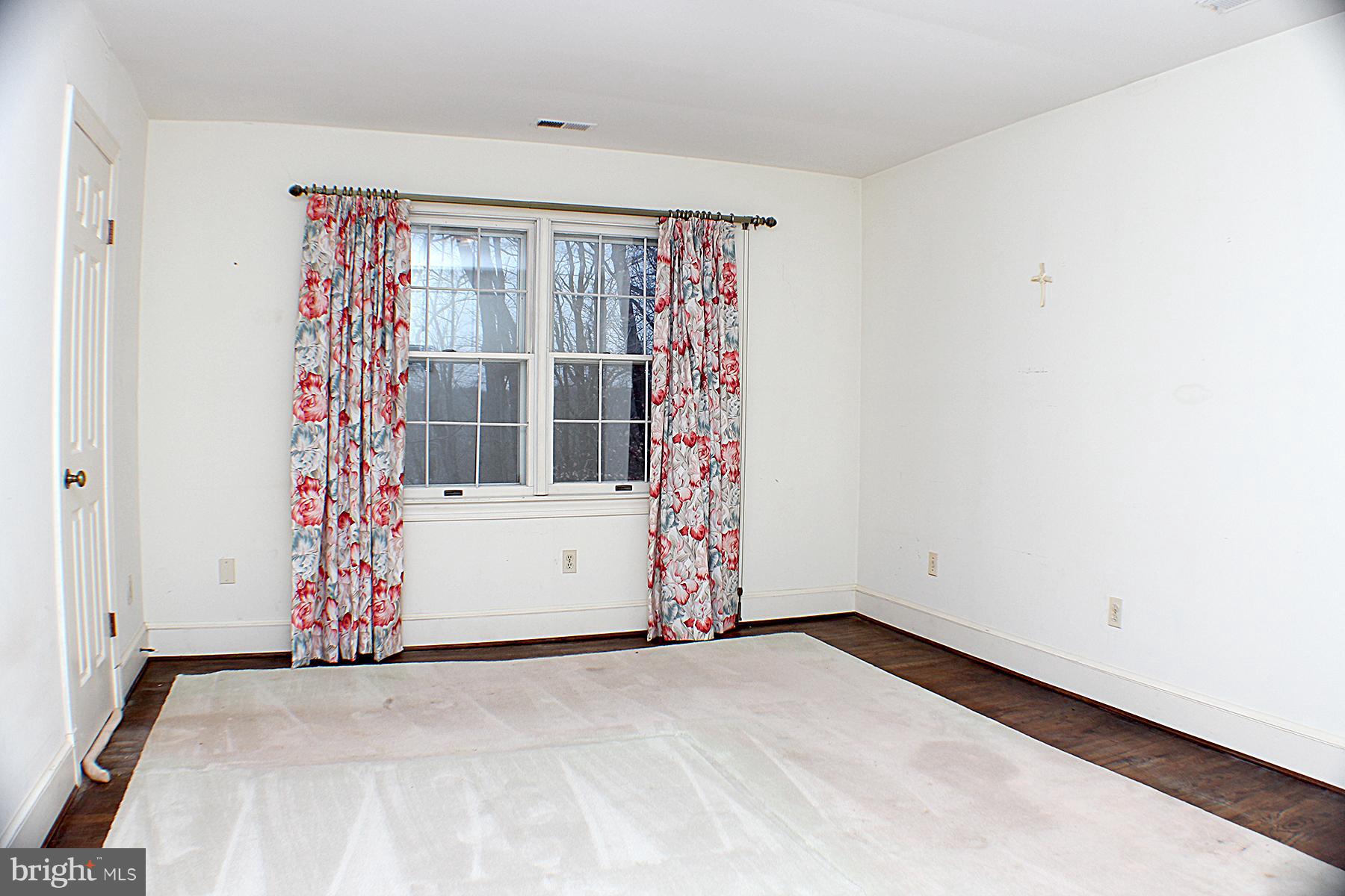 10900 Tara Road Rockville, MD 20854 - Photo 20 of 25 Bedroom 3