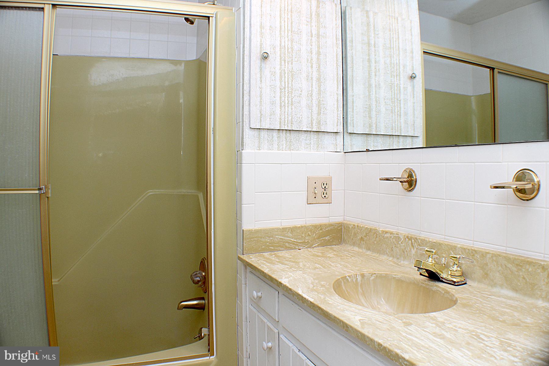 10900 Tara Road Rockville, MD 20854 - Photo 21 of 25 Full Bath 2