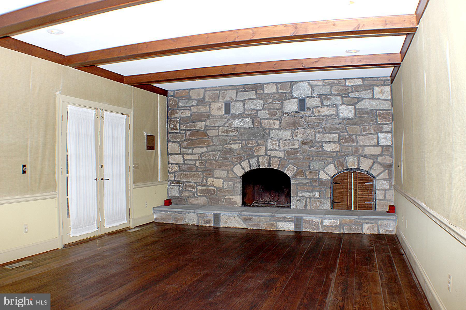 10900 Tara Road Rockville, MD 20854 - Photo 7 of 25 Family Room View 1