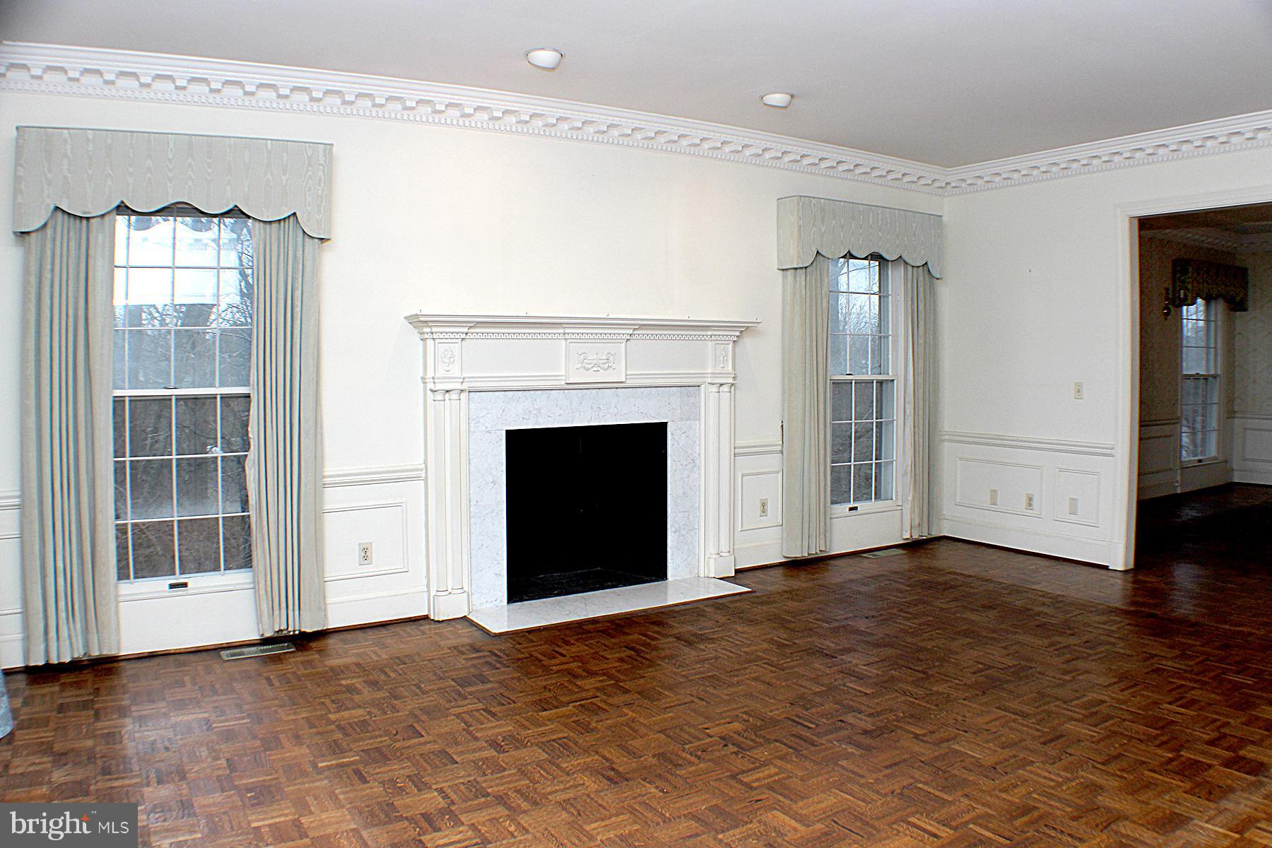 10900 Tara Road Rockville, MD 20854 - Photo 9 of 25 Living Room View 1